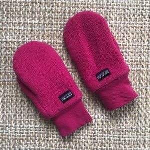 Patagonia Fleece Mittens (size 18m-3T)